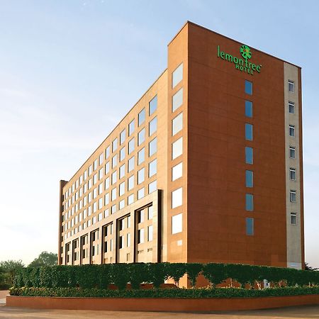 Lemon Tree Hotel Sohna Road Гургаон Экстерьер фото