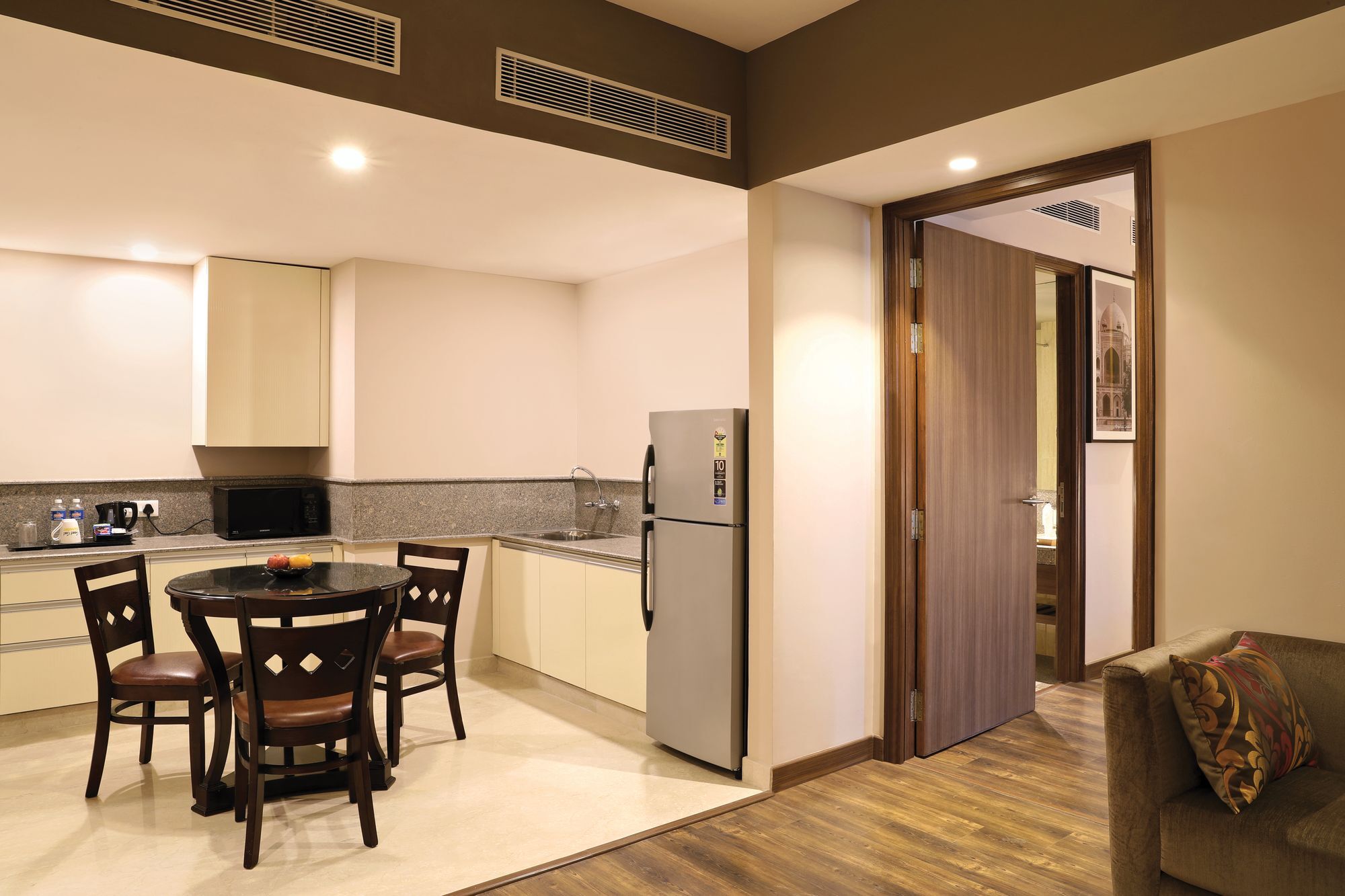 Lemon Tree Hotel Sohna Road Гургаон Экстерьер фото